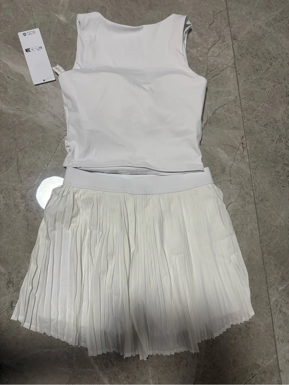 ALO Yoga classic pleated